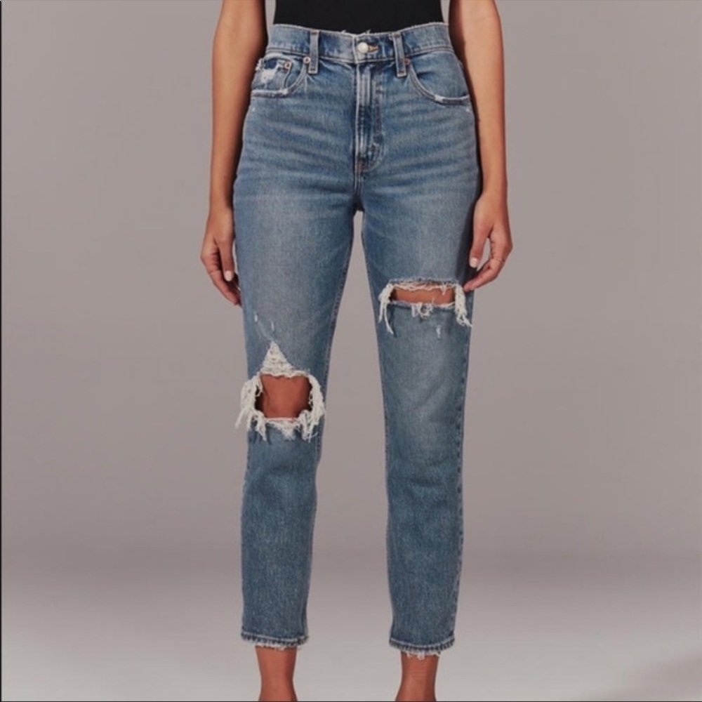 Abercrombie & Fitch Ripped High Rise Mom Jeans Size 30